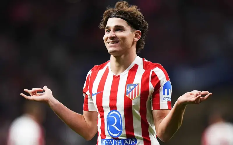 مفاجأة قانونية.. برشلونة يستطيع خطف خوليان ألفاريز من أتلتيكو مدريد بـ80 مليون يورو فقط!